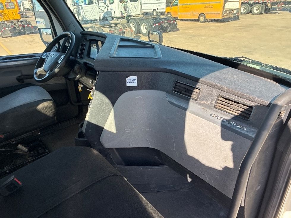 Day Cab Tractor-Heavy Duty Tractors-Freightliner-2020-T11664ST-Lubbock-TX-184,691\n\t\tmiles-$ 65,250 - Image 13