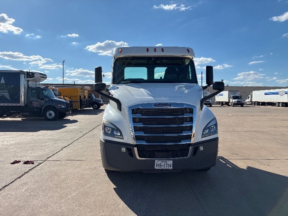 Day Cab Tractor-Heavy Duty Tractors-Freightliner-2020-T11664ST-Lubbock-TX-184,691\n\t\tmiles-$ 65,250 - Image 2