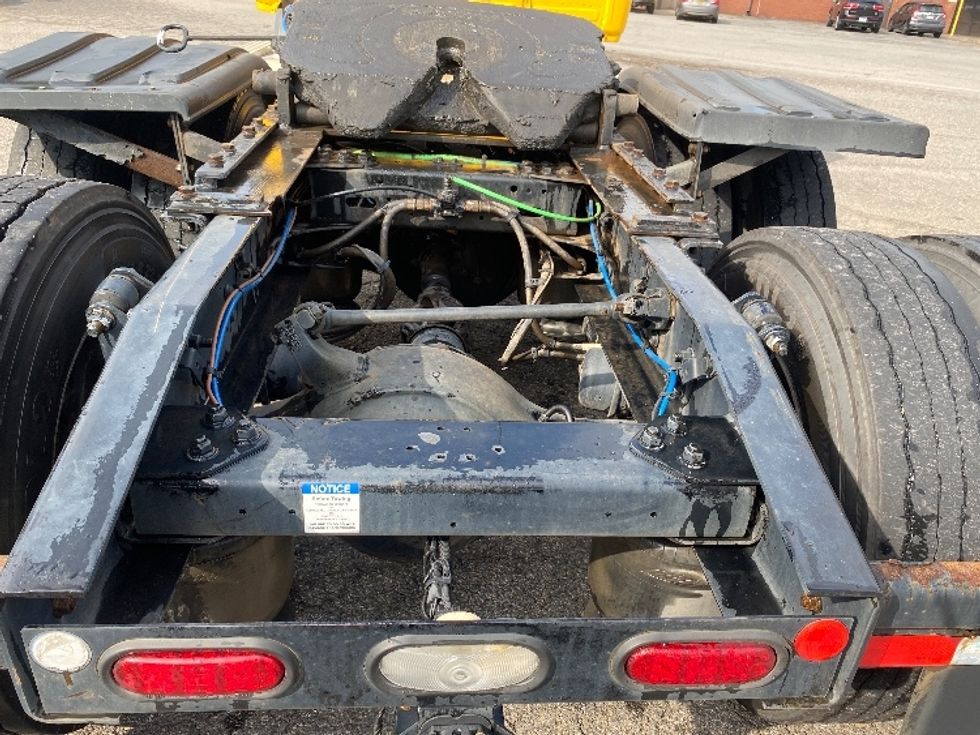Day Cab Tractor-Heavy Duty Tractors-Freightliner-2020-T11664ST-Martinsville-VA-517,837\n\t\tmiles-$ 38,000 - Image 6