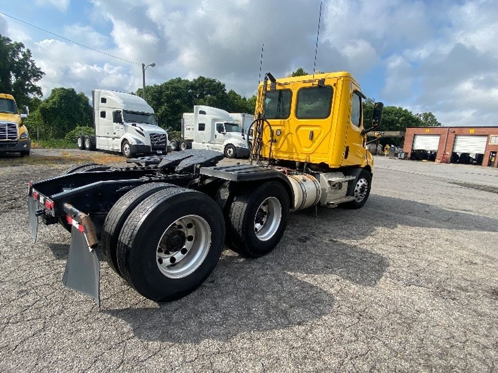 Day Cab Tractor-Heavy Duty Tractors-Freightliner-2020-T11664ST-Martinsville-VA-517,837\n\t\tmiles-$ 38,000 - Image 7