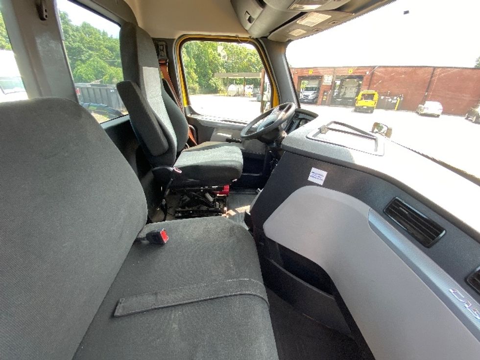 Day Cab Tractor-Heavy Duty Tractors-Freightliner-2020-T11664ST-Martinsville-VA-630,350\n\t\tmiles-$ 26,250 - Image 14