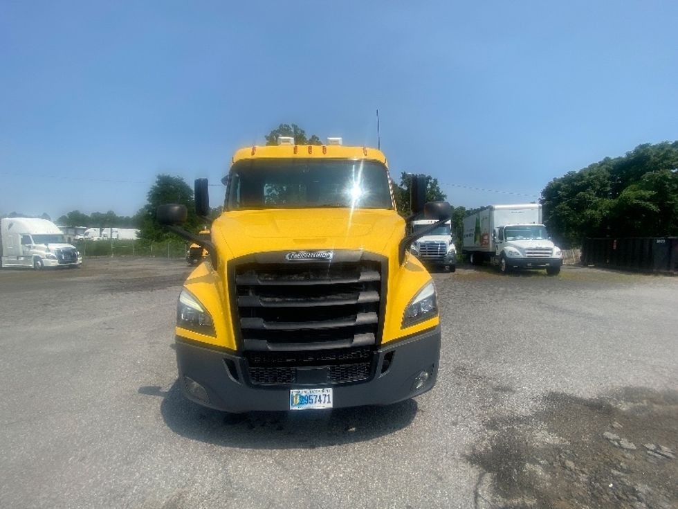 Day Cab Tractor-Heavy Duty Tractors-Freightliner-2020-T11664ST-Martinsville-VA-630,350\n\t\tmiles-$ 26,250 - Image 2