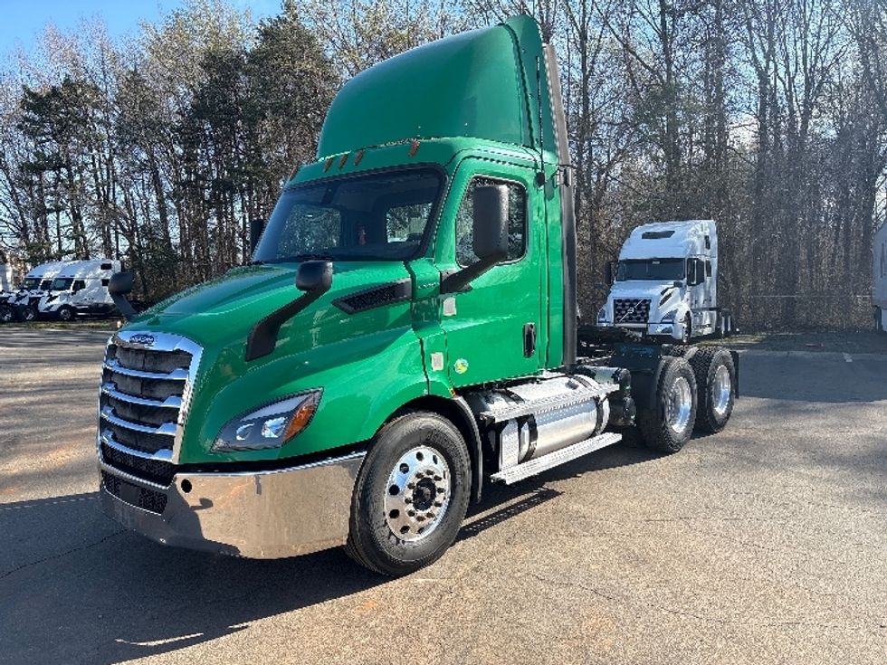 Day Cab Tractor-Heavy Duty Tractors-Freightliner-2020-T11664ST-Mebane-NC-500,448\n\t\tmiles-$ 41,250 - Image 3