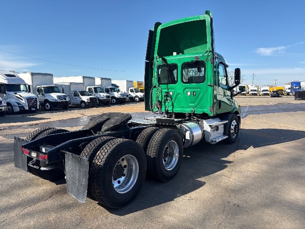 Day Cab Tractor-Heavy Duty Tractors-Freightliner-2020-T11664ST-Mebane-NC-500,448\n\t\tmiles-$ 41,250 - Image 7
