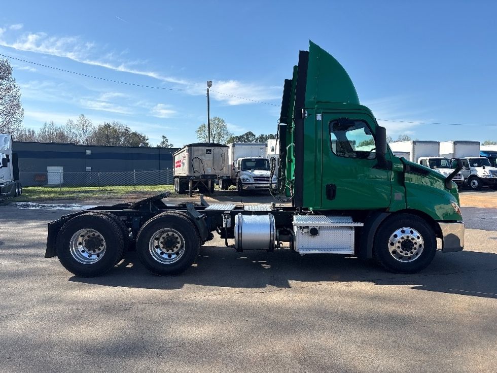 Day Cab Tractor-Heavy Duty Tractors-Freightliner-2020-T11664ST-Mebane-NC-500,448\n\t\tmiles-$ 41,250 - Image 8