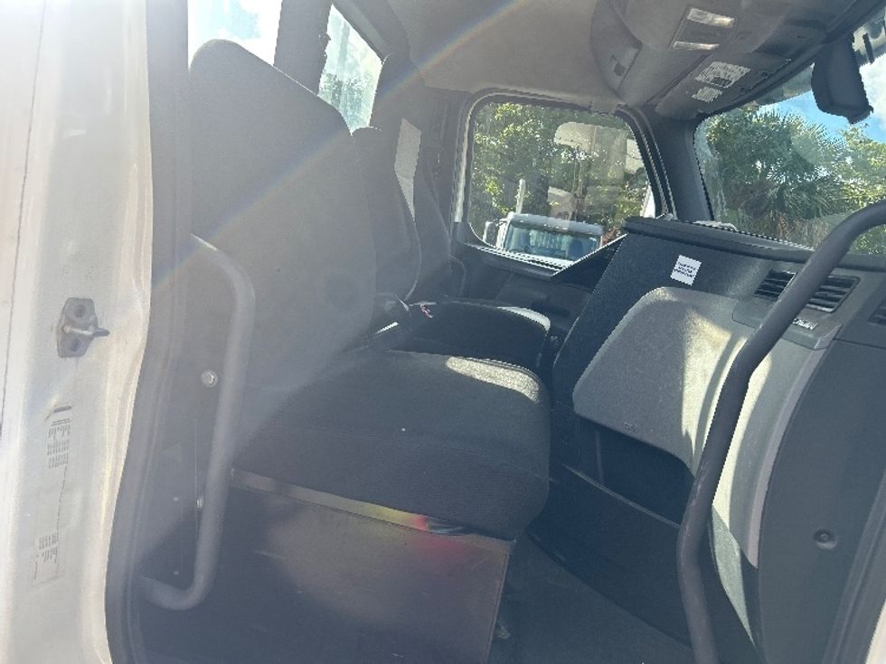 Day Cab Tractor-Heavy Duty Tractors-Freightliner-2020-T11664ST-Medley-FL-173,459\n\t\tmiles-$ 63,250 - Image 13