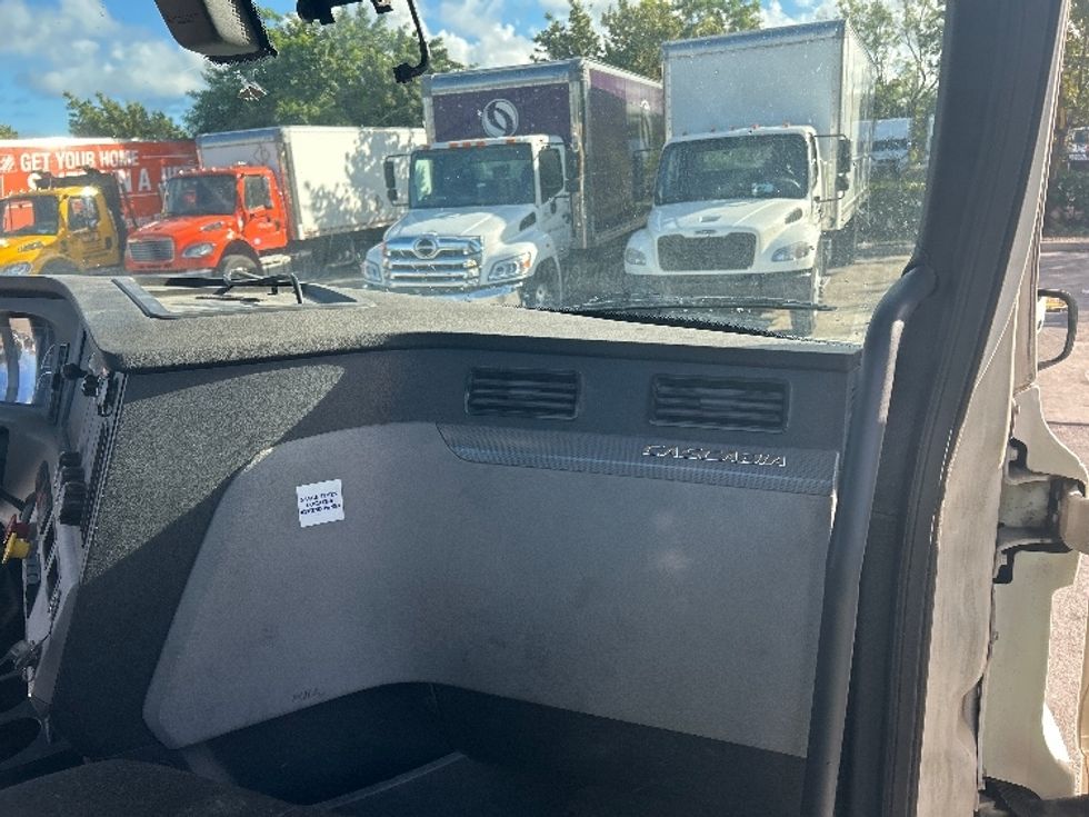 Day Cab Tractor-Heavy Duty Tractors-Freightliner-2020-T11664ST-Medley-FL-252,846\n\t\tmiles-$ 58,500 - Image 13