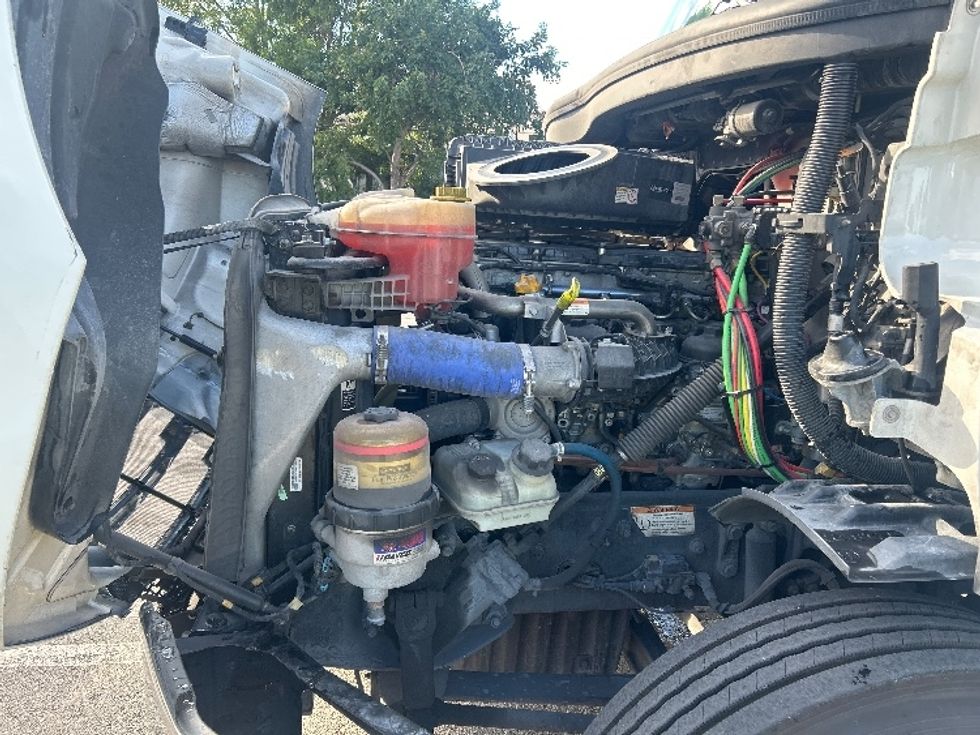 Day Cab Tractor-Heavy Duty Tractors-Freightliner-2020-T11664ST-Medley-FL-252,846\n\t\tmiles-$ 58,500 - Image 16