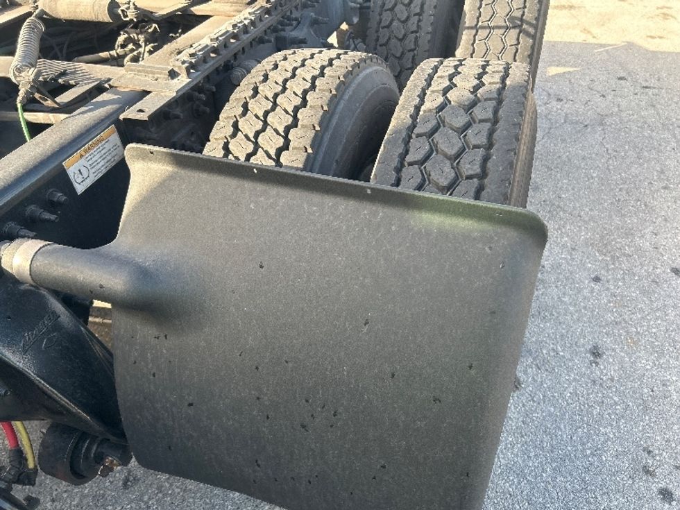 Day Cab Tractor-Heavy Duty Tractors-Freightliner-2020-T11664ST-Medley-FL-252,846\n\t\tmiles-$ 58,500 - Image 18