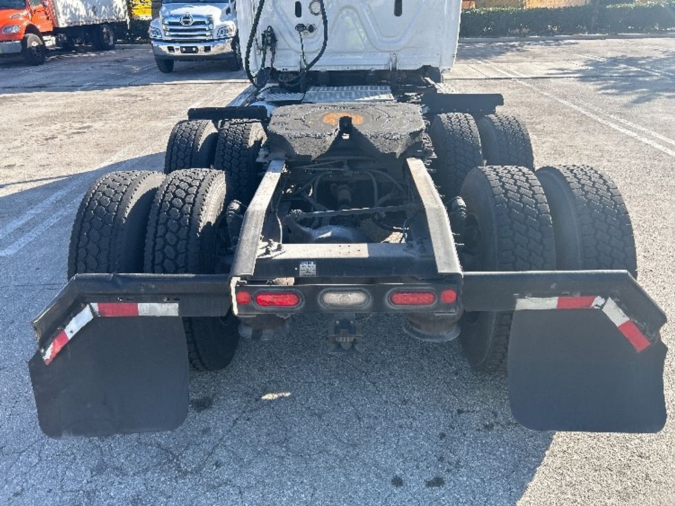 Day Cab Tractor-Heavy Duty Tractors-Freightliner-2020-T11664ST-Medley-FL-252,846\n\t\tmiles-$ 58,500 - Image 6