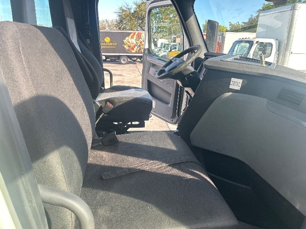 Day Cab Tractor-Heavy Duty Tractors-Freightliner-2020-T11664ST-Medley-FL-283,818\n\t\tmiles-$ 56,250 - Image 14