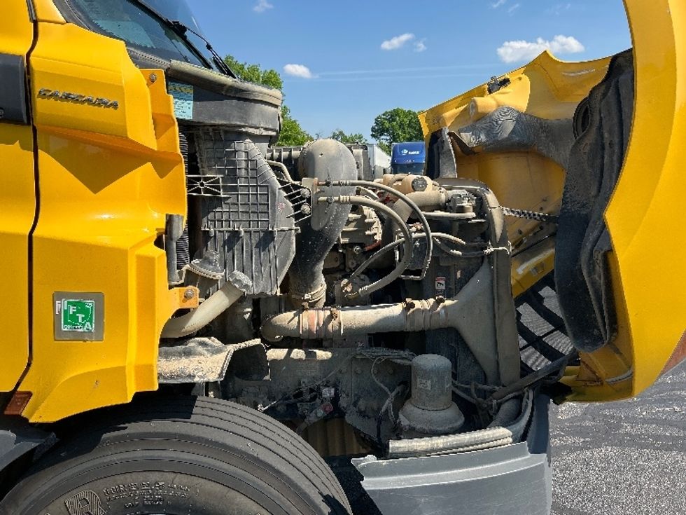 Day Cab Tractor-Heavy Duty Tractors-Freightliner-2020-T11664ST-Middlefield-OH-106,630\n\t\tmiles-$ 60,000 - Image 14