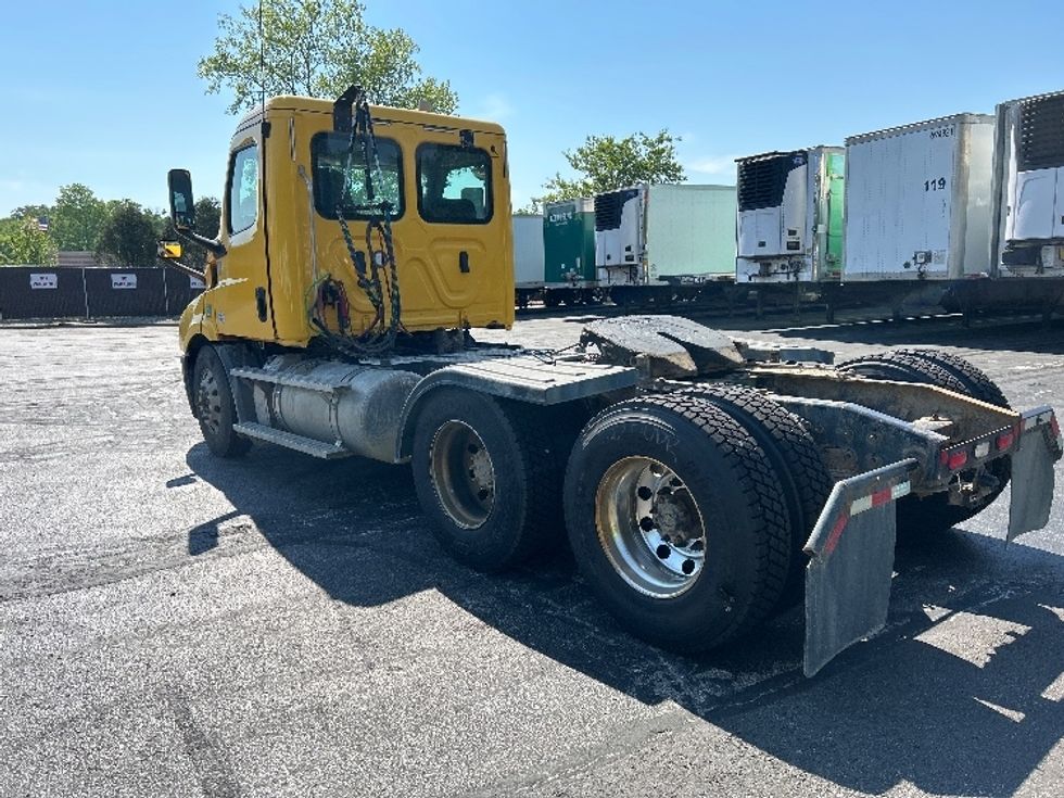 Day Cab Tractor-Heavy Duty Tractors-Freightliner-2020-T11664ST-Middlefield-OH-106,630\n\t\tmiles-$ 60,000 - Image 5