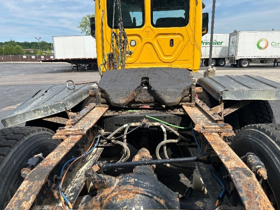 Day Cab Tractor-Heavy Duty Tractors-Freightliner-2020-T11664ST-Middlefield-OH-181,072\n\t\tmiles-$ 56,000 - Image 6