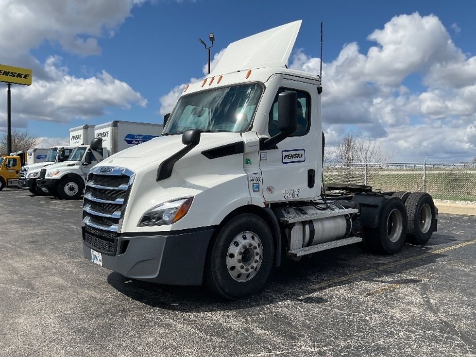 Day Cab Tractor-Heavy Duty Tractors-Freightliner-2020-T11664ST-Middlefield-OH-394,530\n\t\tmiles-$ 41,250 - Image 1