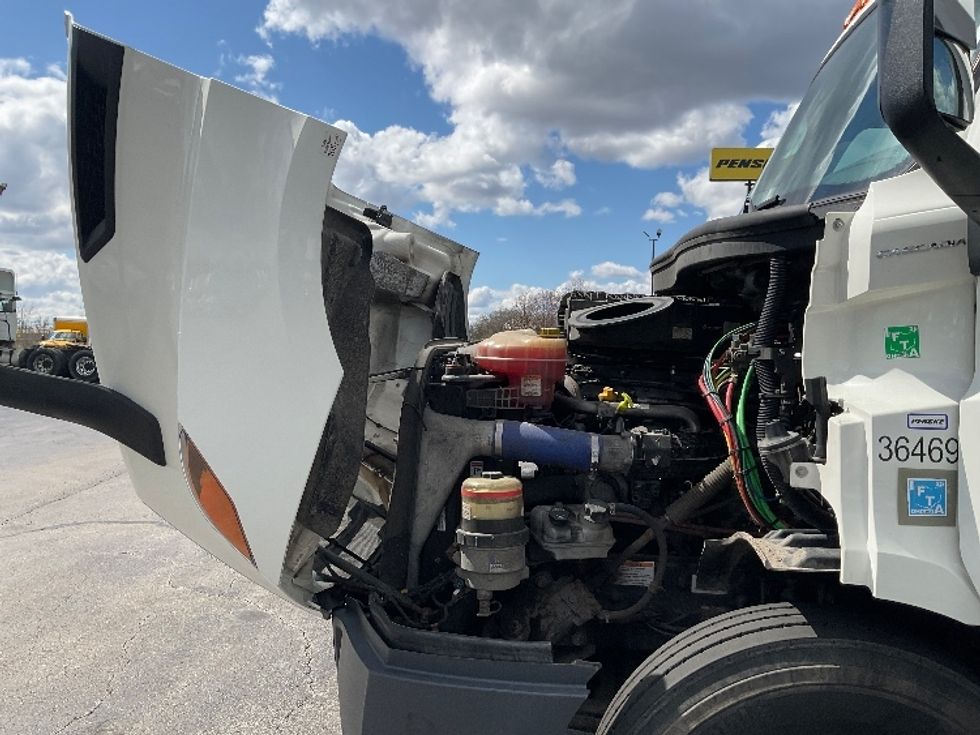 Day Cab Tractor-Heavy Duty Tractors-Freightliner-2020-T11664ST-Middlefield-OH-394,530\n\t\tmiles-$ 41,250 - Image 14