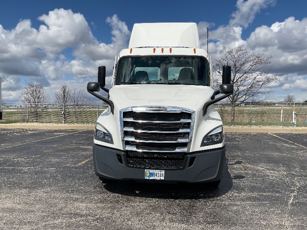 Day Cab Tractor-Heavy Duty Tractors-Freightliner-2020-T11664ST-Middlefield-OH-394,530\n\t\tmiles-$ 41,250 - Image 2