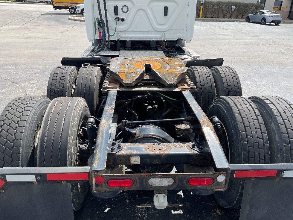 Day Cab Tractor-Heavy Duty Tractors-Freightliner-2020-T11664ST-Middlefield-OH-394,530\n\t\tmiles-$ 41,250 - Image 6