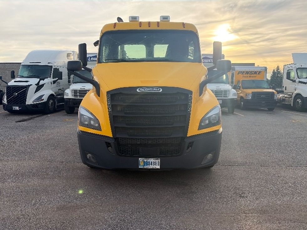 Day Cab Tractor-Heavy Duty Tractors-Freightliner-2020-T11664ST-Middlefield-OH-396,896\n\t\tmiles-$ 45,000 - Image 2
