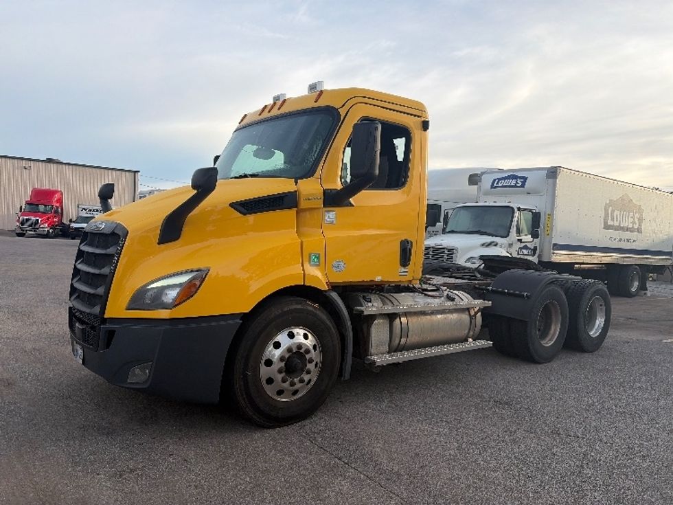 Day Cab Tractor-Heavy Duty Tractors-Freightliner-2020-T11664ST-Middlefield-OH-396,896\n\t\tmiles-$ 45,000 - Image 3