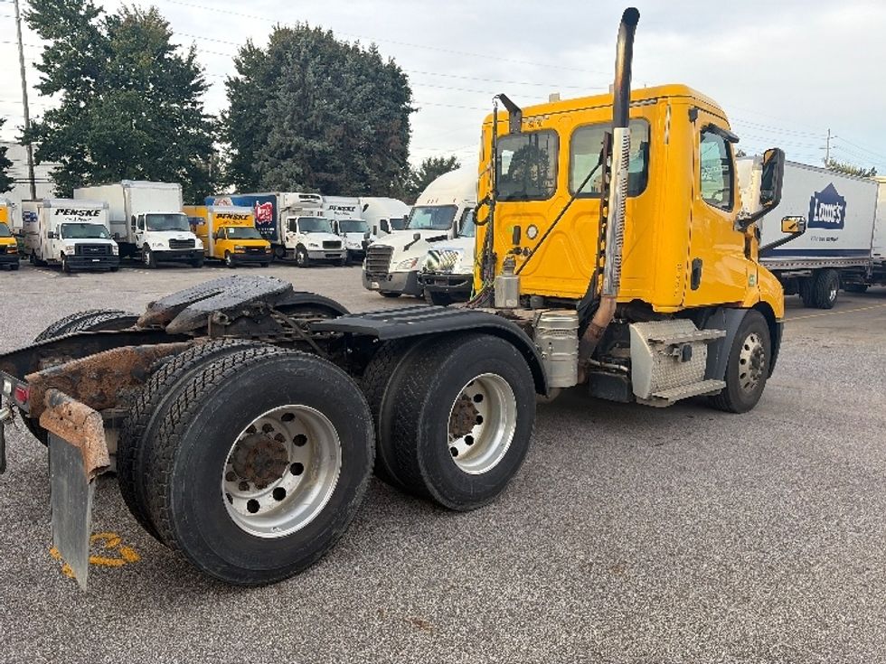 Day Cab Tractor-Heavy Duty Tractors-Freightliner-2020-T11664ST-Middlefield-OH-396,896\n\t\tmiles-$ 45,000 - Image 7