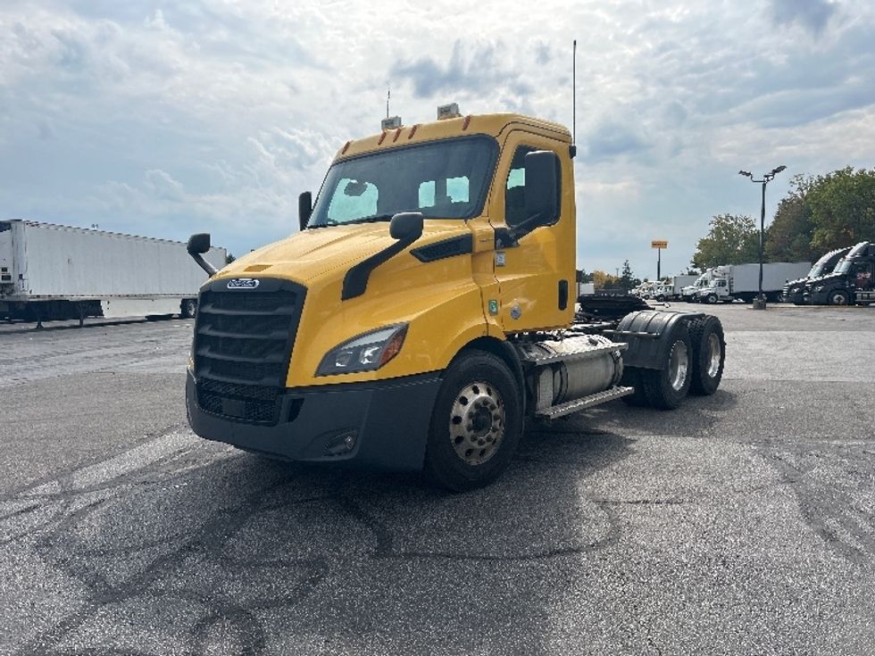 Day Cab Tractor-Heavy Duty Tractors-Freightliner-2020-T11664ST-Middlefield-OH-406,122\n\t\tmiles-$ 44,500 - Image 3