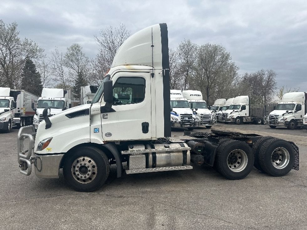 2020 Freightliner Cascadia 116" Day cab photo 4