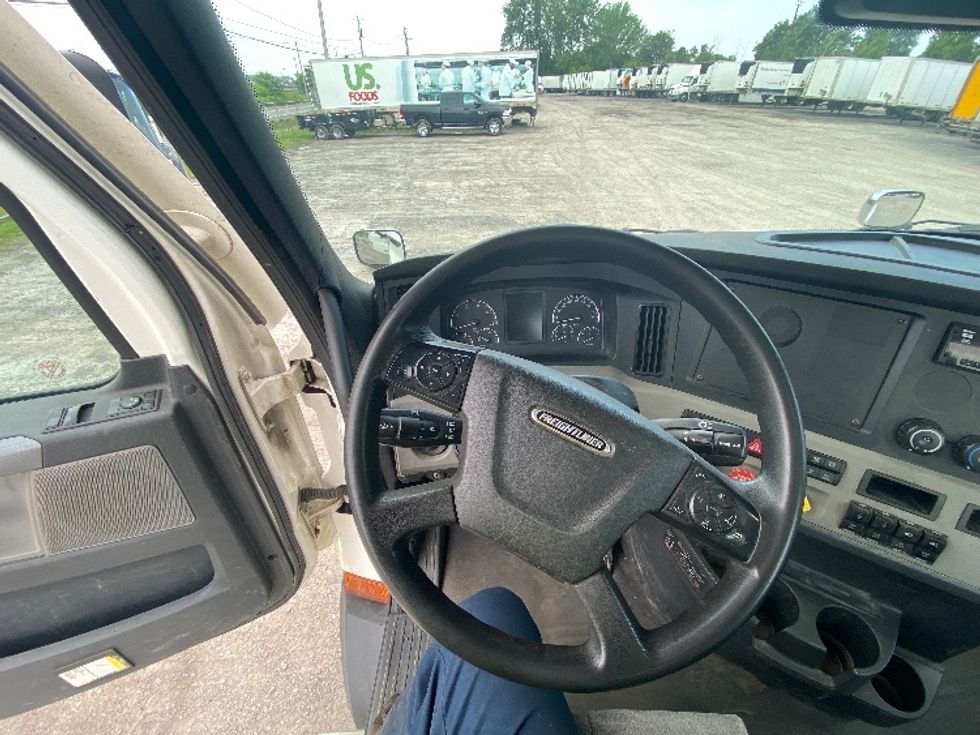 Day Cab Tractor-Heavy Duty Tractors-Freightliner-2020-T11664ST-Minoa-NY-147,028\n\t\tmiles-$ 59,000 - Image 11