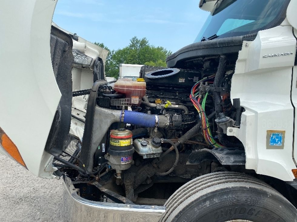 Day Cab Tractor-Heavy Duty Tractors-Freightliner-2020-T11664ST-Minoa-NY-147,028\n\t\tmiles-$ 59,000 - Image 16