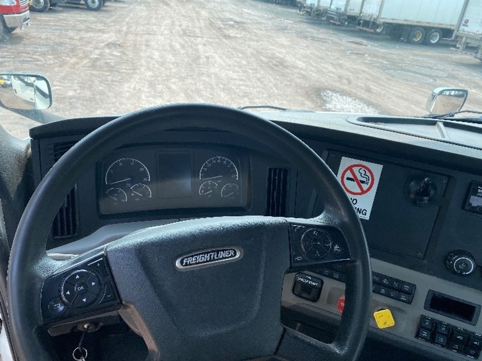 Day Cab Tractor-Heavy Duty Tractors-Freightliner-2020-T11664ST-Minoa-NY-148,614\n\t\tmiles-$ 58,750 - Image 11