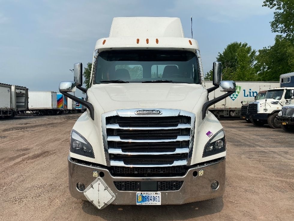 Day Cab Tractor-Heavy Duty Tractors-Freightliner-2020-T11664ST-Minoa-NY-148,614\n\t\tmiles-$ 58,750 - Image 2