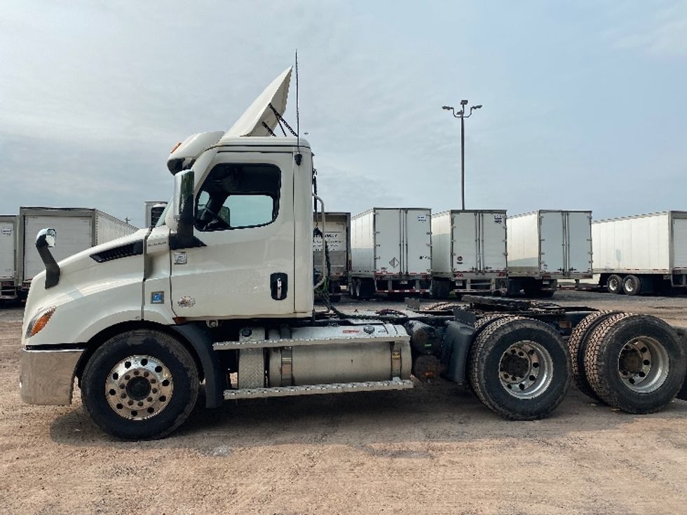 Day Cab Tractor-Heavy Duty Tractors-Freightliner-2020-T11664ST-Minoa-NY-148,614\n\t\tmiles-$ 58,750 - Image 4