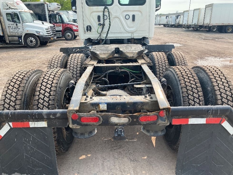 Day Cab Tractor-Heavy Duty Tractors-Freightliner-2020-T11664ST-Minoa-NY-148,614\n\t\tmiles-$ 58,750 - Image 6