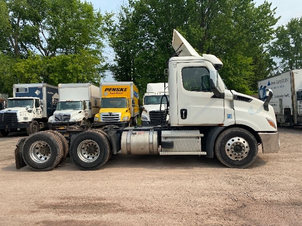 Day Cab Tractor-Heavy Duty Tractors-Freightliner-2020-T11664ST-Minoa-NY-148,614\n\t\tmiles-$ 58,750 - Image 8