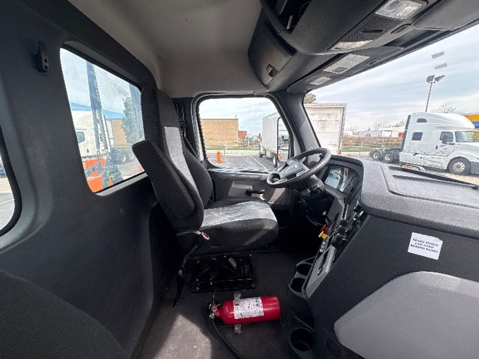 Day Cab Tractor-Heavy Duty Tractors-Freightliner-2020-T11664ST-Mississauga-ON-281,092\n\t\tkm-$ 81,000 - Image 14