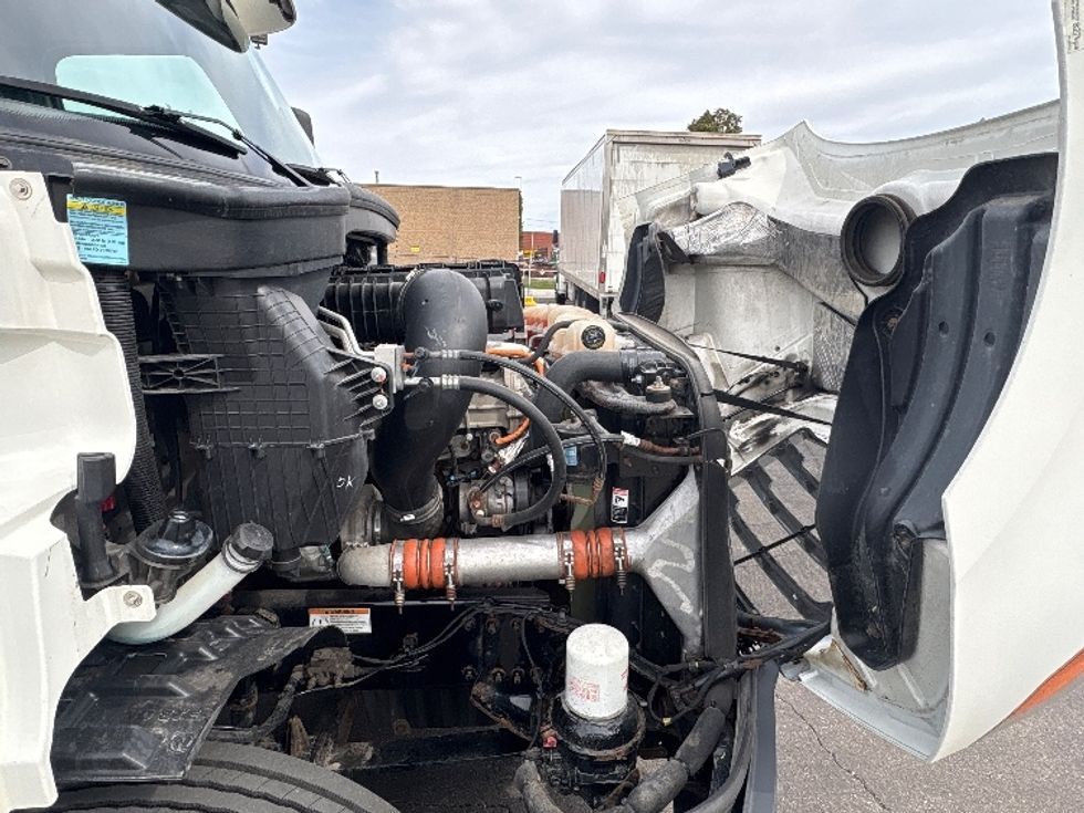 Day Cab Tractor-Heavy Duty Tractors-Freightliner-2020-T11664ST-Mississauga-ON-281,092\n\t\tkm-$ 81,000 - Image 15