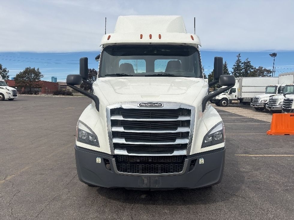 Day Cab Tractor-Heavy Duty Tractors-Freightliner-2020-T11664ST-Mississauga-ON-281,092\n\t\tkm-$ 81,000 - Image 2