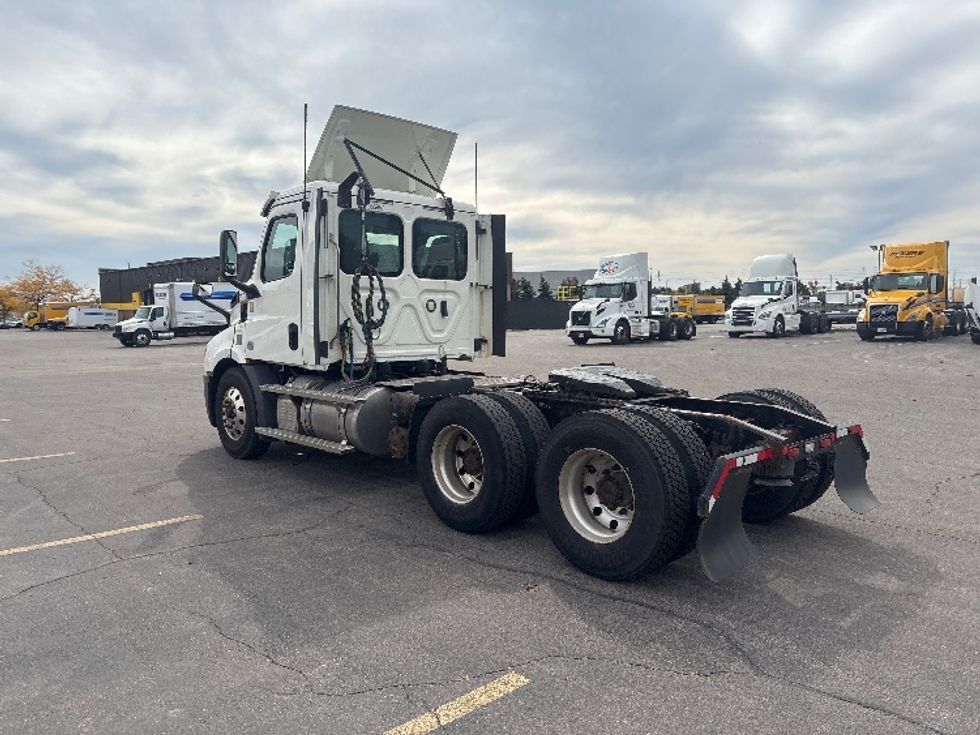Day Cab Tractor-Heavy Duty Tractors-Freightliner-2020-T11664ST-Mississauga-ON-281,092\n\t\tkm-$ 81,000 - Image 5