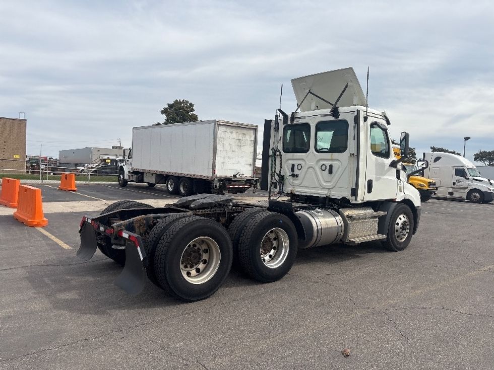 Day Cab Tractor-Heavy Duty Tractors-Freightliner-2020-T11664ST-Mississauga-ON-281,092\n\t\tkm-$ 81,000 - Image 7