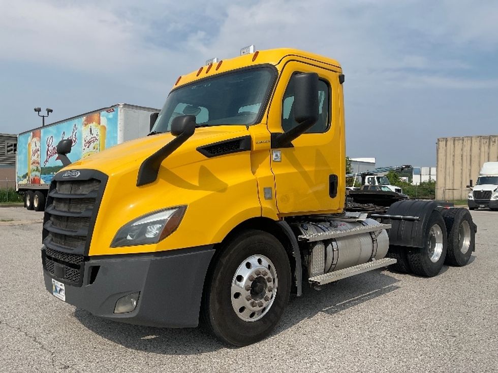 Day Cab Tractor-Heavy Duty Tractors-Freightliner-2020-T11664ST-Moberly-MO-477,350\n\t\tmiles-$ 38,500 - Image 3