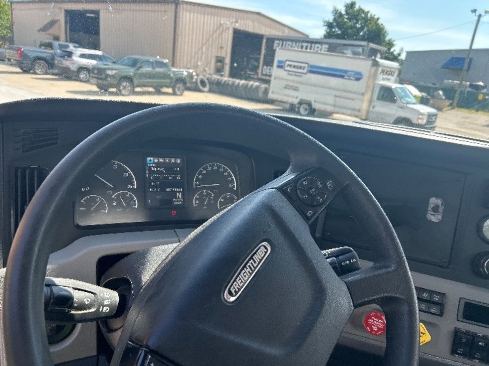 Day Cab Tractor-Heavy Duty Tractors-Freightliner-2020-T11664ST-Moberly-MO-487,917\n\t\tmiles-$ 39,000 - Image 11