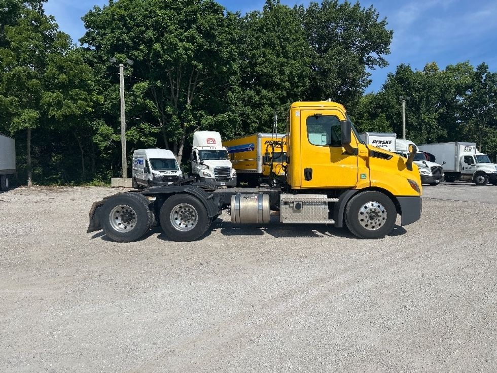 Day Cab Tractor-Heavy Duty Tractors-Freightliner-2020-T11664ST-Moberly-MO-487,917\n\t\tmiles-$ 39,000 - Image 8