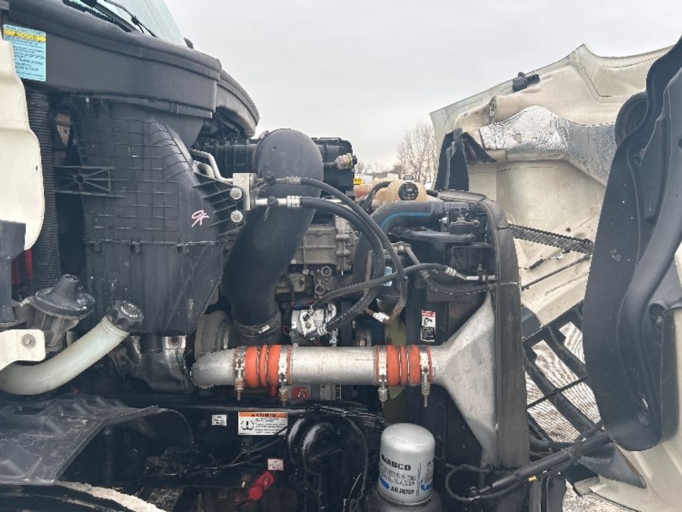 Day Cab Tractor-Heavy Duty Tractors-Freightliner-2020-T11664ST-Montreal-PQ-321,705\n\t\tkm-$ 71,250 - Image 15