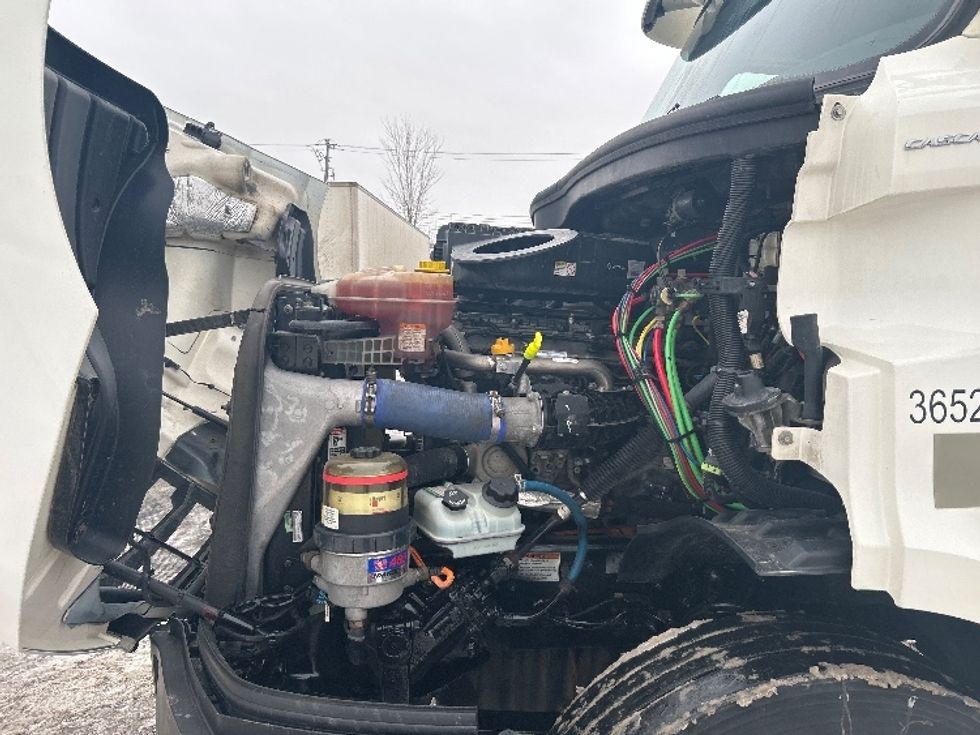 Day Cab Tractor-Heavy Duty Tractors-Freightliner-2020-T11664ST-Montreal-PQ-321,705\n\t\tkm-$ 71,250 - Image 16