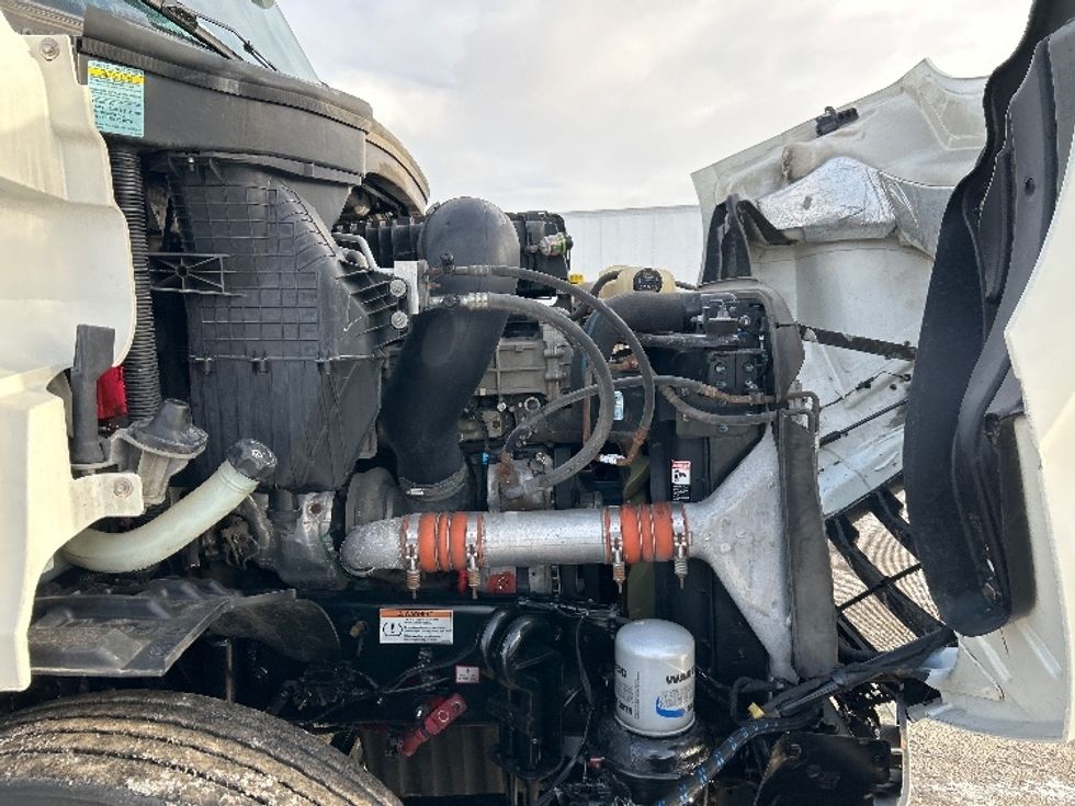 Day Cab Tractor-Heavy Duty Tractors-Freightliner-2020-T11664ST-Montreal-PQ-321,973\n\t\tkm-$ 71,250 - Image 15