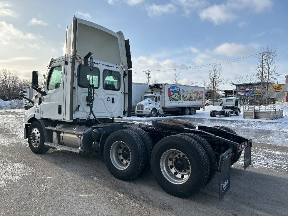 Day Cab Tractor-Heavy Duty Tractors-Freightliner-2020-T11664ST-Montreal-PQ-321,973\n\t\tkm-$ 71,250 - Image 5