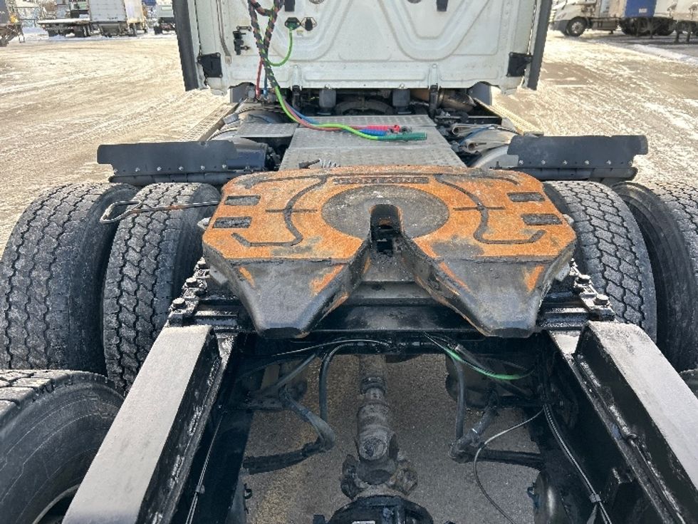 Day Cab Tractor-Heavy Duty Tractors-Freightliner-2020-T11664ST-Montreal-PQ-321,973\n\t\tkm-$ 71,250 - Image 6