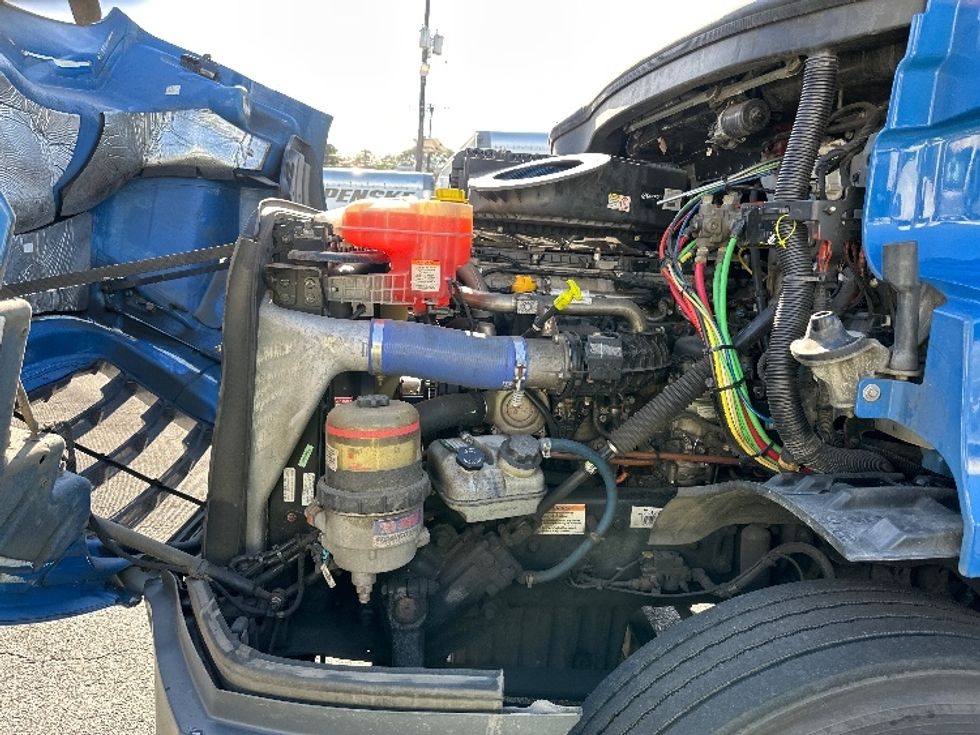 Day Cab Tractor-Heavy Duty Tractors-Freightliner-2020-T11664ST-North Bergen-NJ-113,278\n\t\tmiles-$ 58,500 - Image 16
