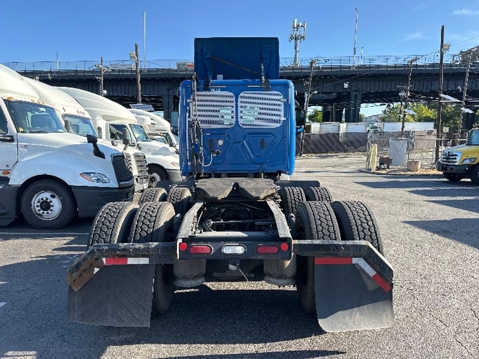 Day Cab Tractor-Heavy Duty Tractors-Freightliner-2020-T11664ST-North Bergen-NJ-113,278\n\t\tmiles-$ 58,500 - Image 17