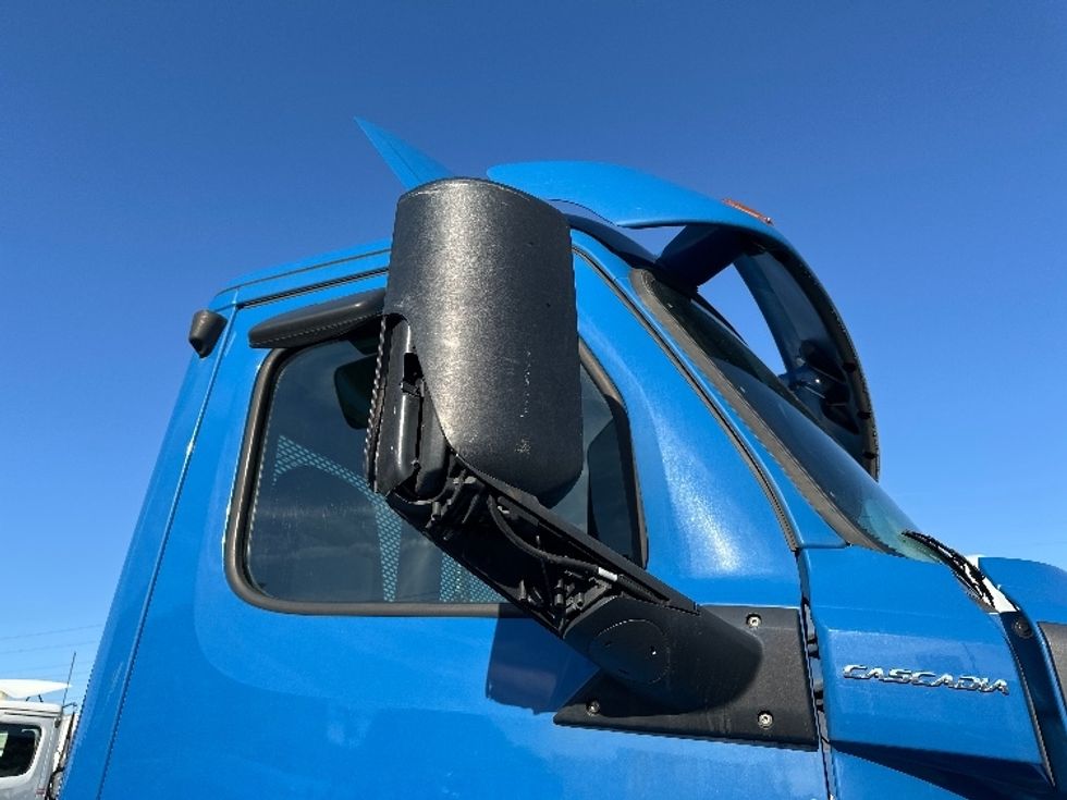 Day Cab Tractor-Heavy Duty Tractors-Freightliner-2020-T11664ST-North Bergen-NJ-113,278\n\t\tmiles-$ 58,500 - Image 19